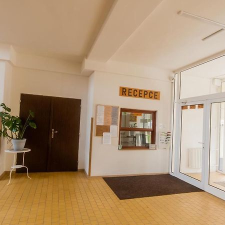 Hostel Favorit Týn nad Vltavou Екстериор снимка
